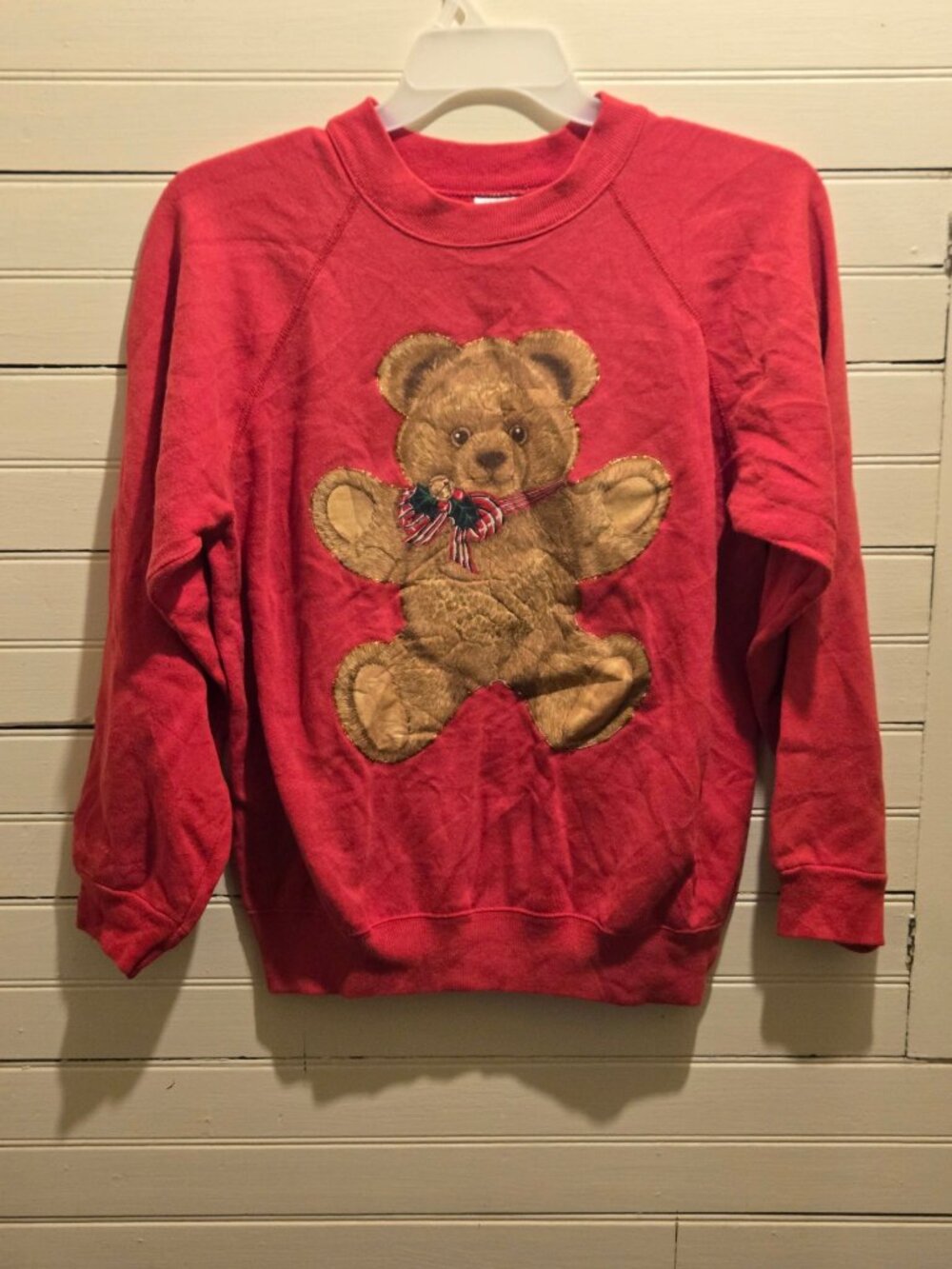 Hanes Sweatshirt Unisex L Red Teddy Bear Applique Crewneck Pullover Vintage Cozy